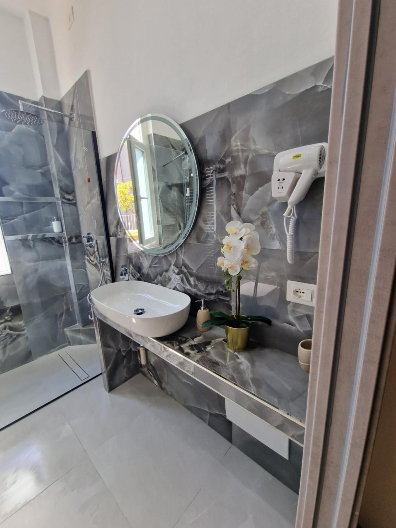 Ferienwohnung La Casa Della Stazione La Spezia Exterior foto